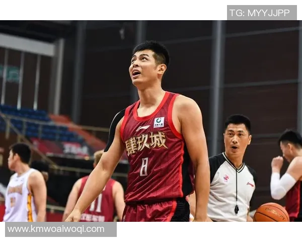 方硕：从篮球新星到国家队核心的成长之路与未来展望