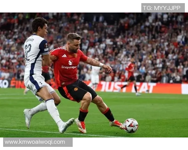 曼联与热刺历史交锋回顾及战绩分析全景展现